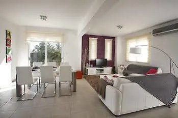 Villa Polyxenia Isaak Dafni Protarász