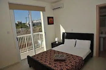 Polyxenia Isaak Dafni Villa *