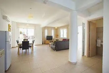 Polyxenia Isaak Dafni Villa Protaras