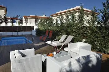 Polyxenia Isaak Dafni Villa Protaras