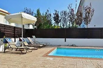 Polyxenia Isaak Dafni Villa