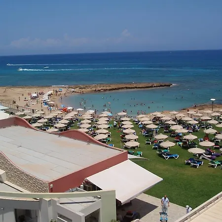 Polyxenia Isaak Dafni Villa Protaras