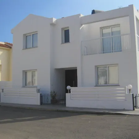 Polyxenia Isaak Dafni Villa